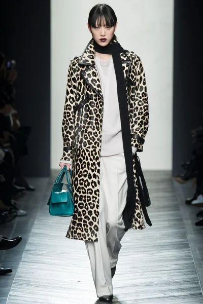 Look 4